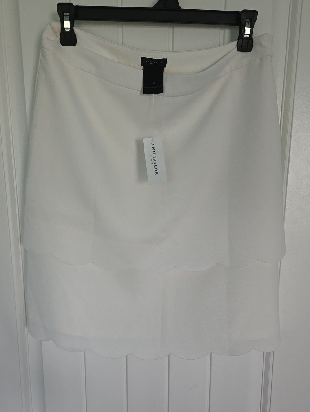 Ann Taylor White Scallop Tiered Mini Skirt